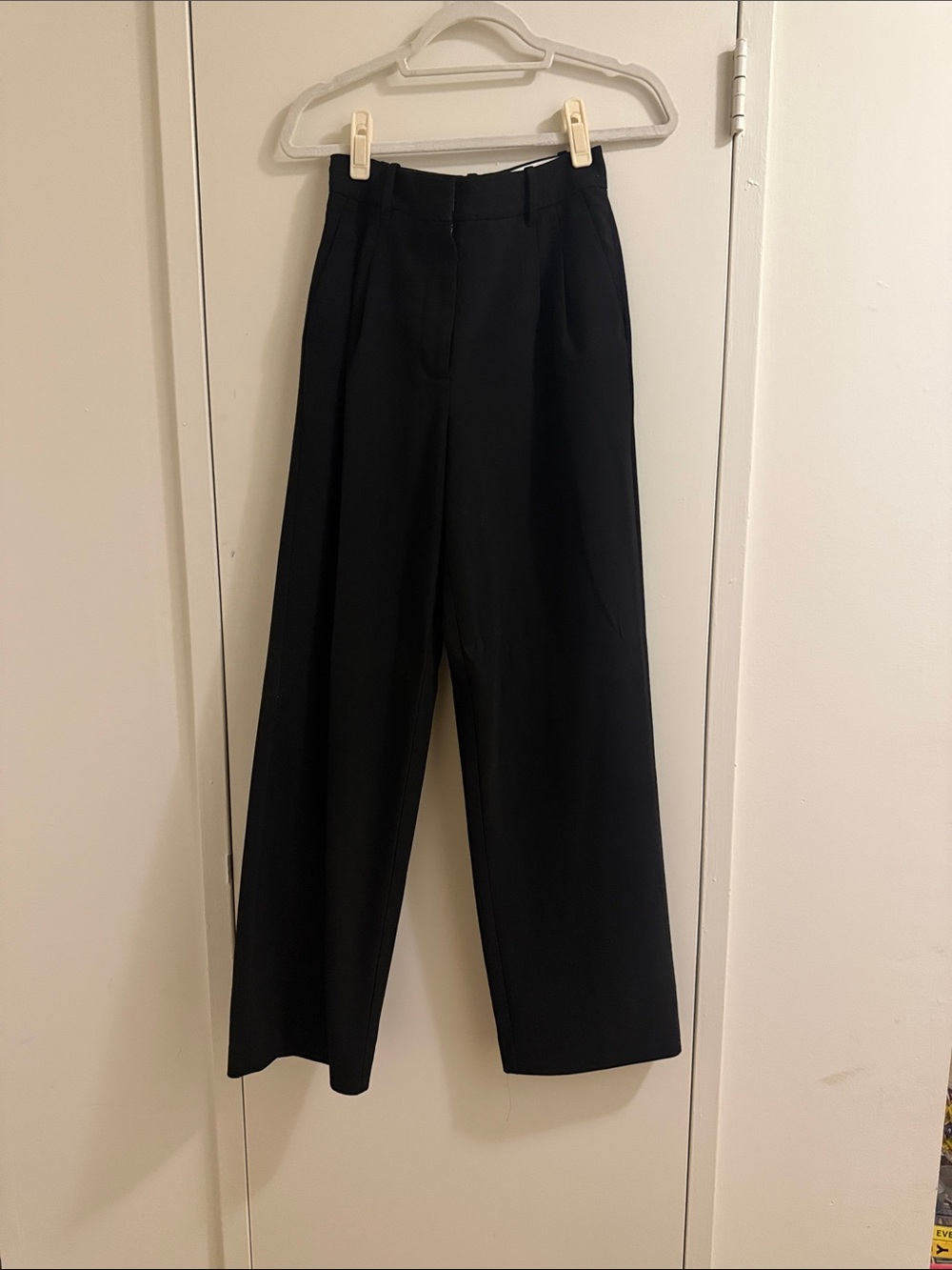 Aritzia Effortless Pant